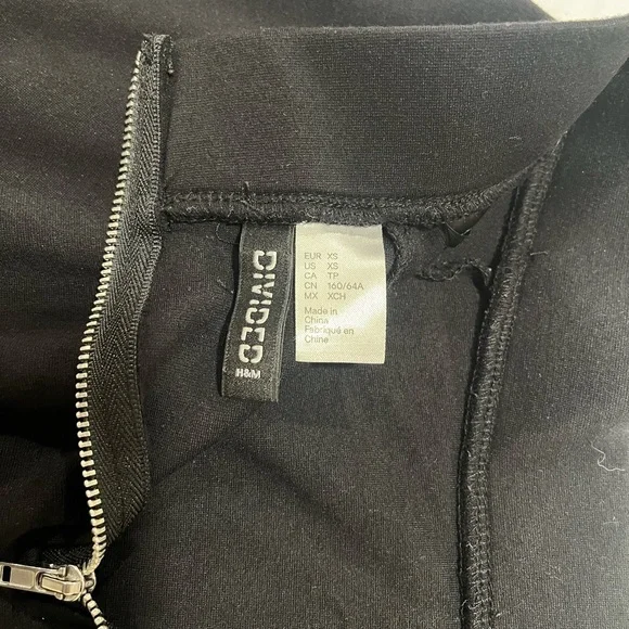 Black Divided Skirt - XS - Picture 5 of 6